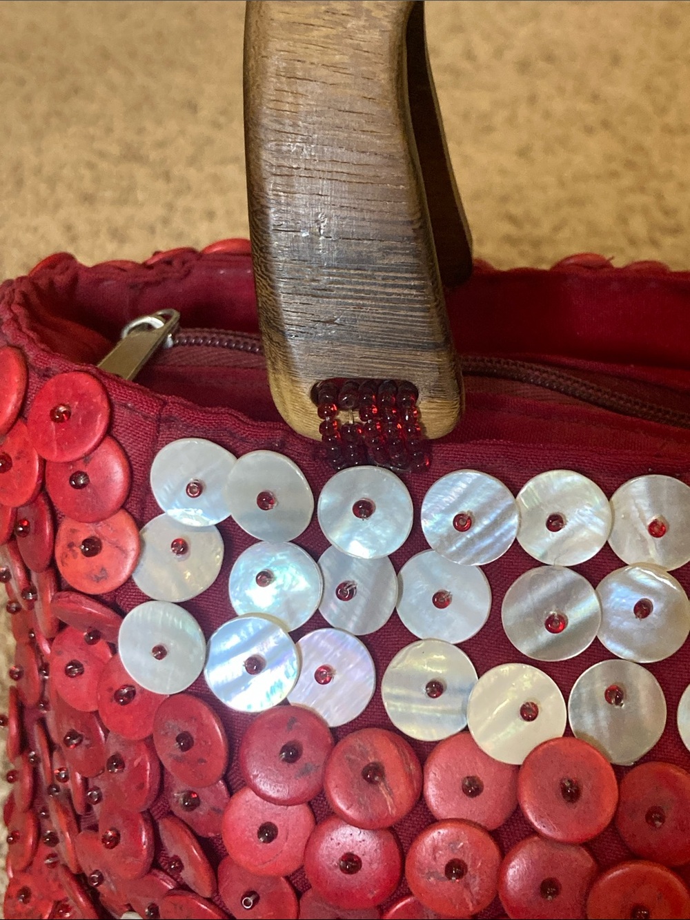 Handheld Red Sequin Wooden Handle Women's Bag - Picture 3 of 10